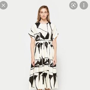 ISO Black Crane Print Pleated Dress Size Medium